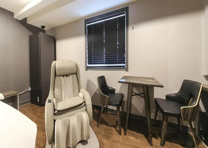 Mora Hotel *